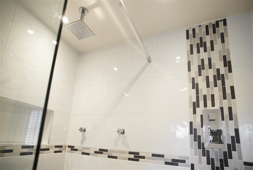 Family shower room with walk in rainfall shower (photo 2) at The Chapel House, Arley