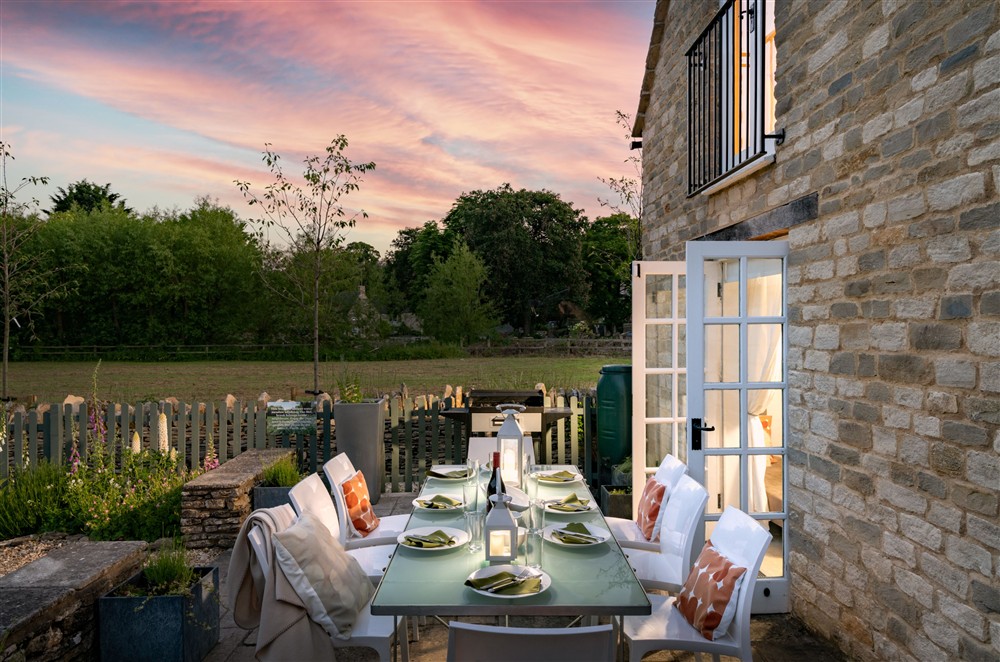 Enjoy the outdoor dining space on a summers evening at The Chestnuts, Shilton