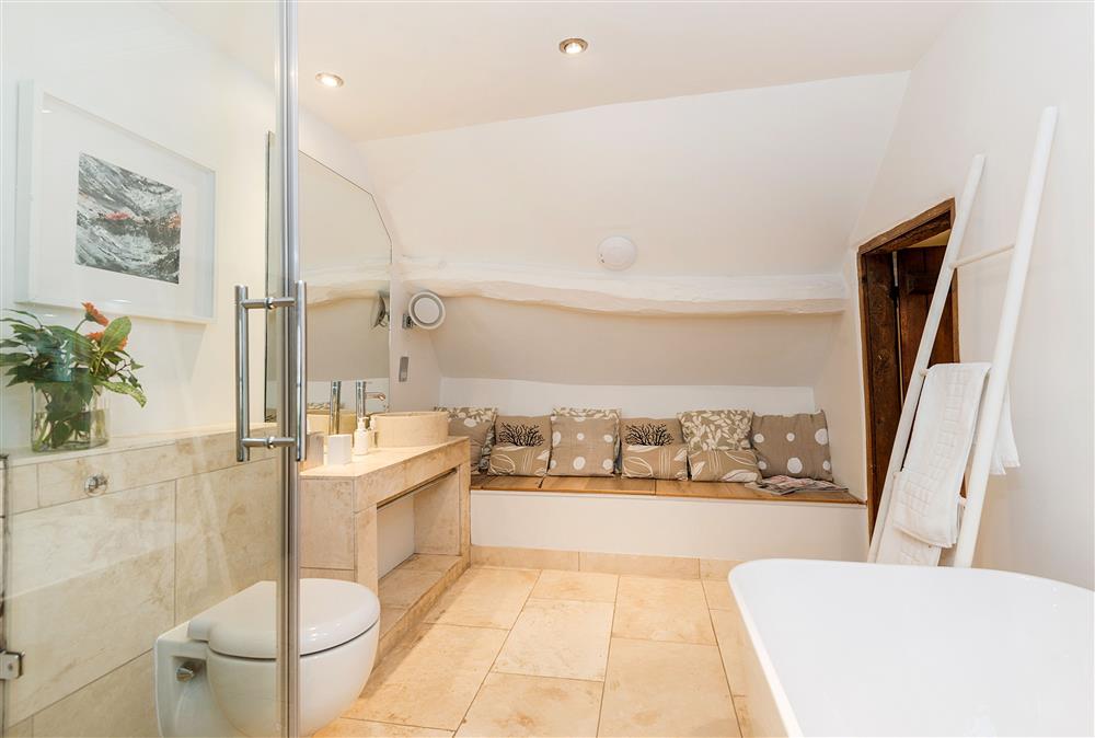 Spacious family bathroom with spa like features (photo 2) at The Chestnuts, Shilton