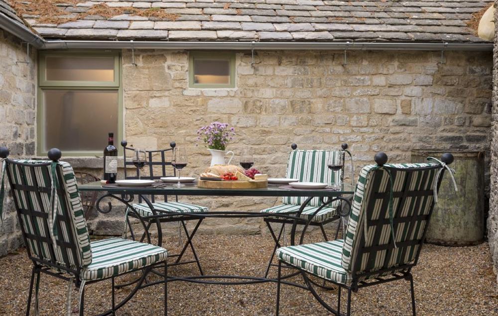 A second private courtyard is to the rear of The Stables at The Coach House and Stables at The Lammas, Minchinhampton