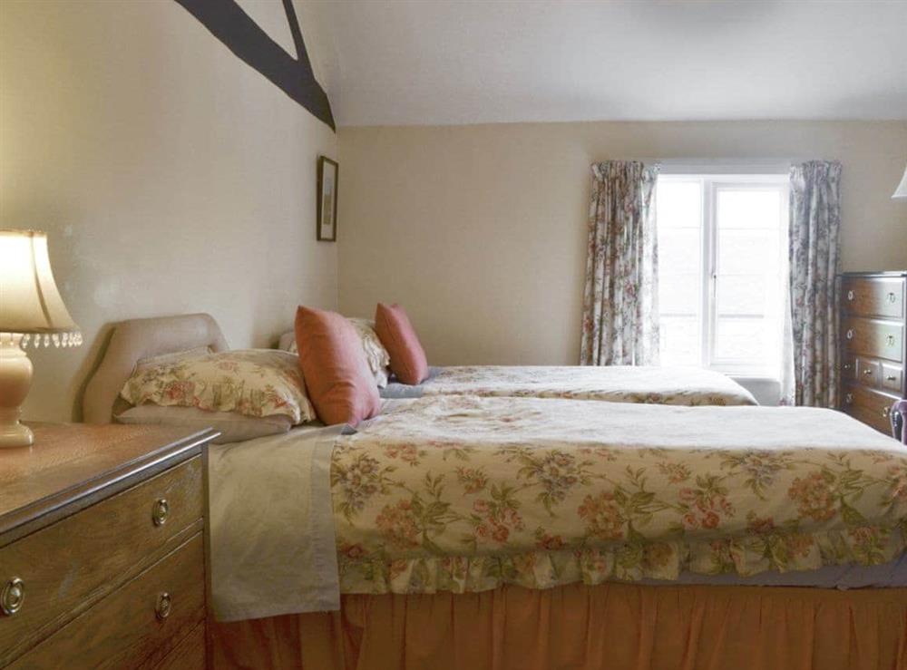 Comfortable twin bedroom at The Coach House in Craven Arms, Shropshire