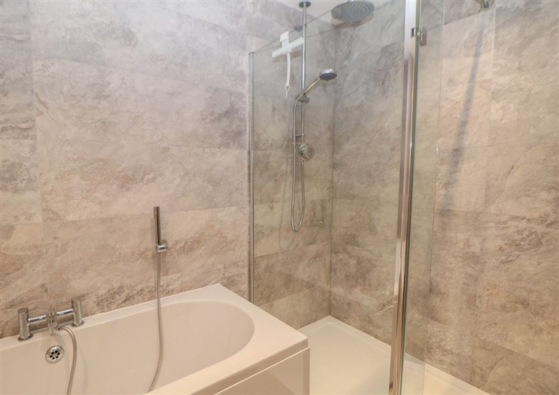 The bathroom at The Coach House, Holloway