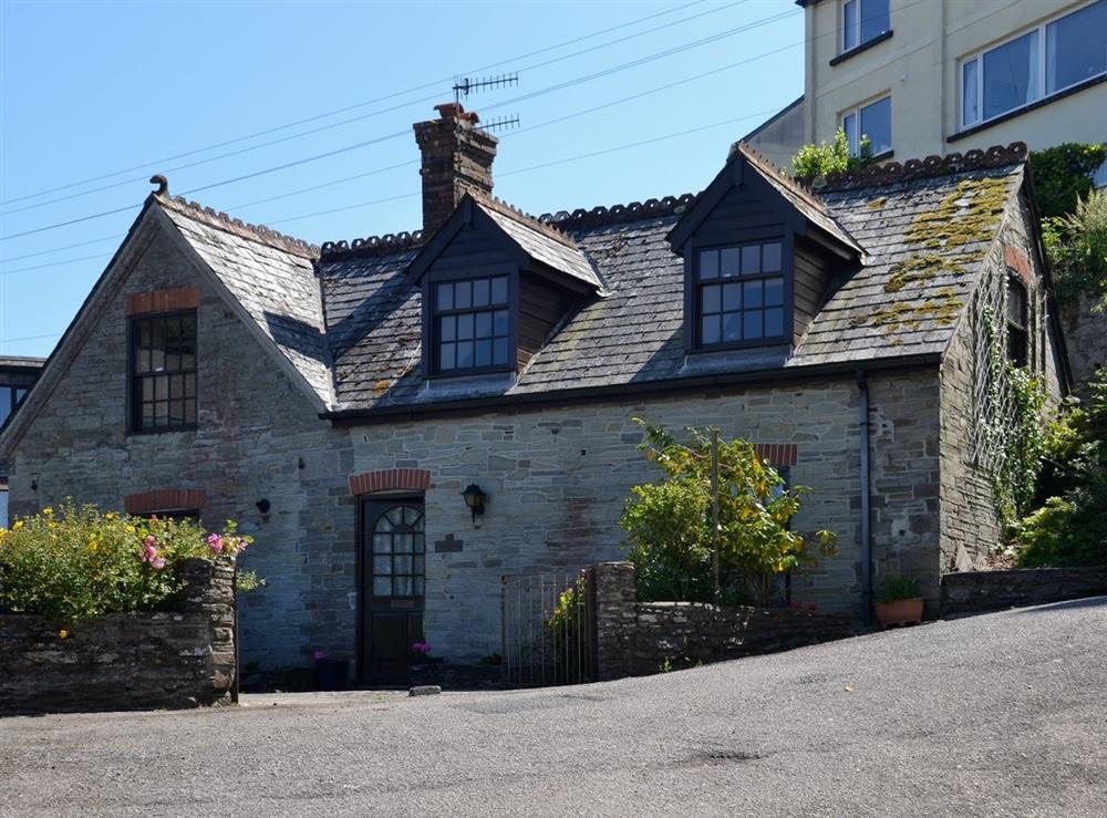 The Coach House in Looe, Cornwall sleeps 6