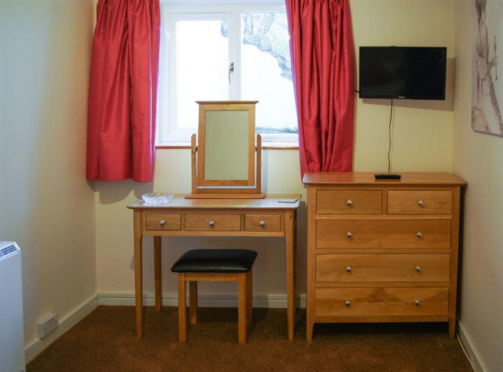 Single bedroom (photo 2) at The Coach House in Thornthwaite, near Keswick, Cumbria