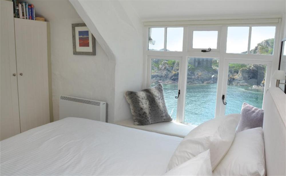 The master bedroom at The Cobbles in Polperro