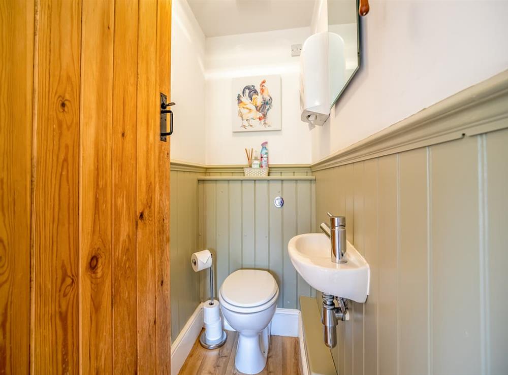 Groundfloor toilet at The Cottage in Ashby Puerorum, near Horncastle, Lincolnshire