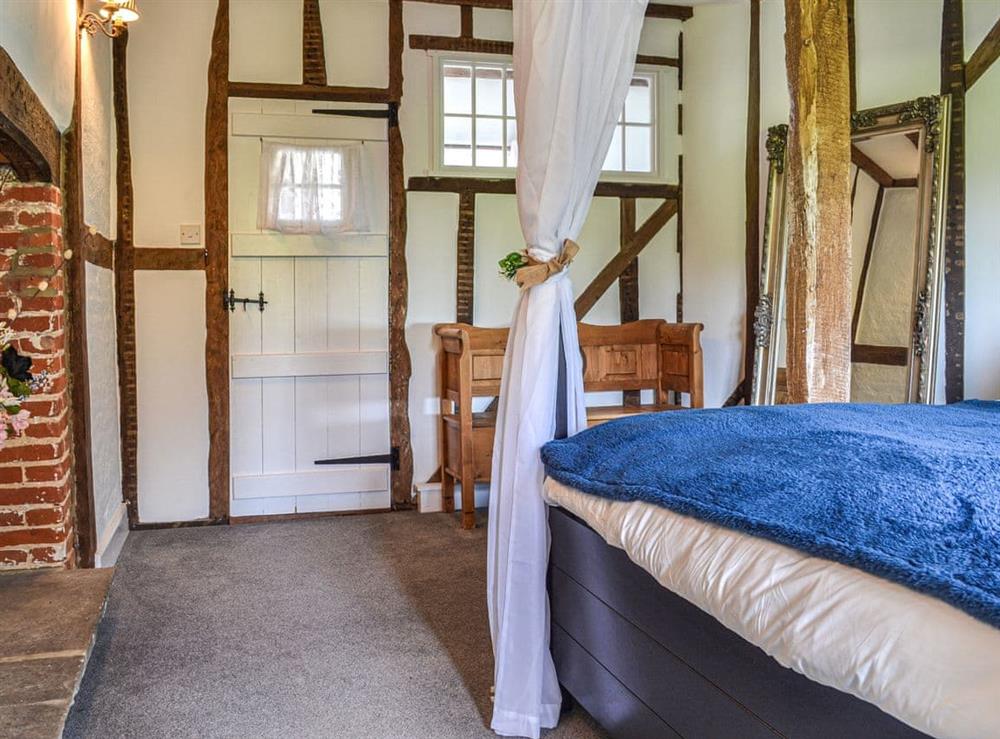 Four Poster bedroom (photo 2) at The Cottage at Harple Farm in Detling, near Maidstone, Kent