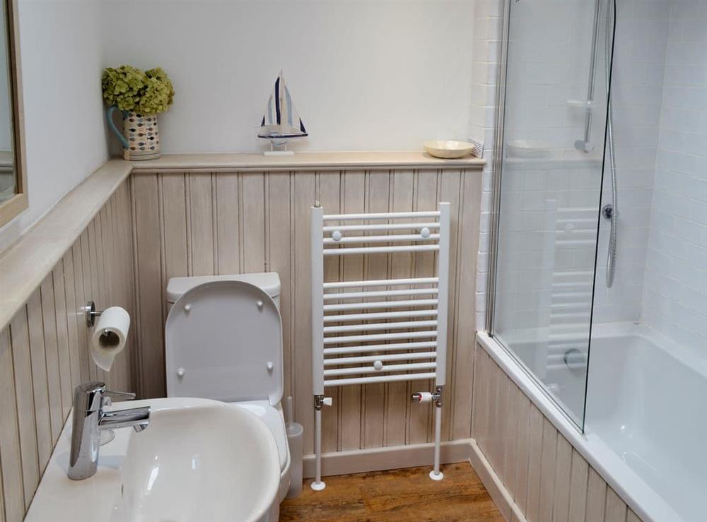 En-suite bathroom at The Cottage in Broadstairs, Kent, England