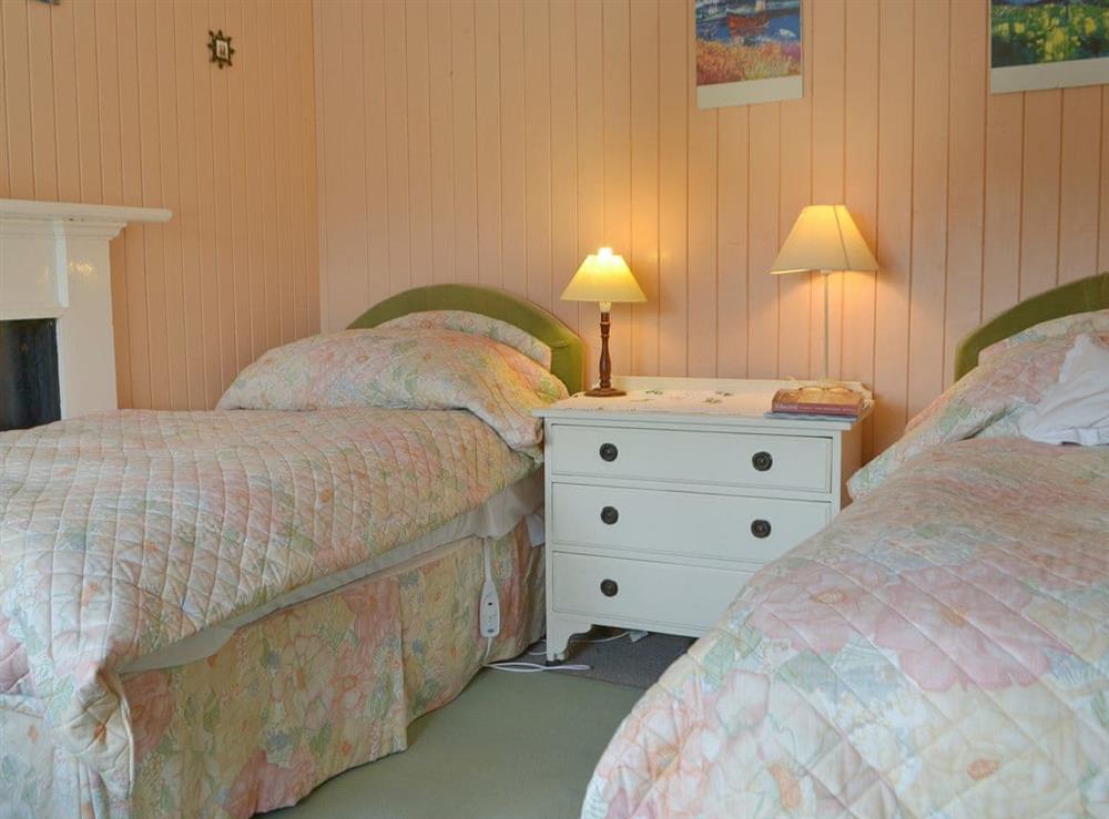 Twin bedroom at The Cottage in Drumbuie, Ross-Shire