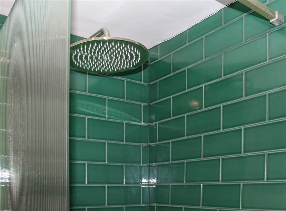 Shower room (photo 2) at The Cottage in Falmouth, Cornwall