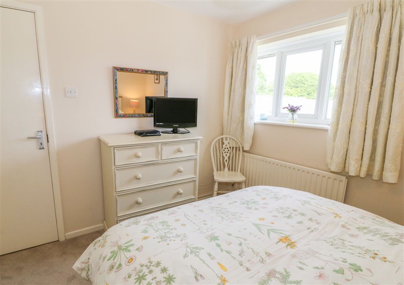 A bedroom in The Cottage On The Green (photo 3) at The Cottage On The Green, Porthmadog