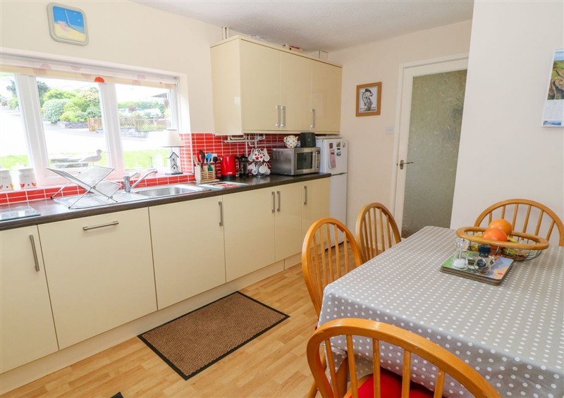 Kitchen at The Cottage On The Green, Porthmadog