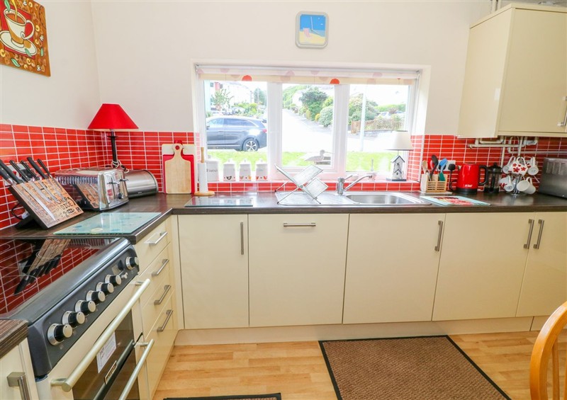 The kitchen (photo 2) at The Cottage On The Green, Porthmadog
