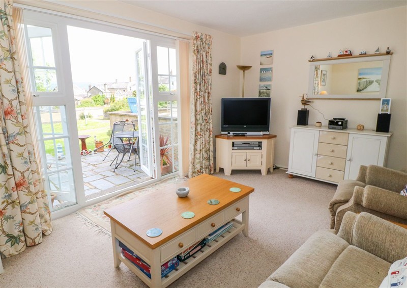 The living area at The Cottage On The Green, Porthmadog