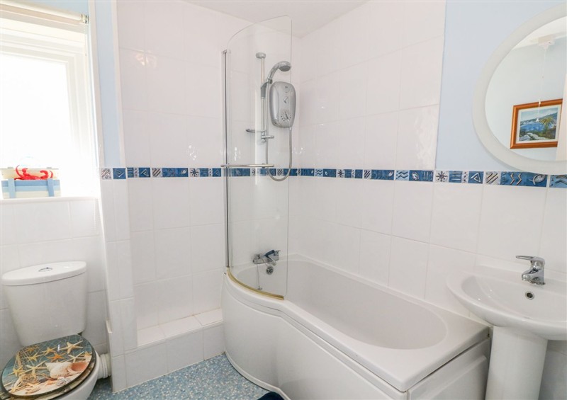 This is the bathroom at The Cottage On The Green, Porthmadog