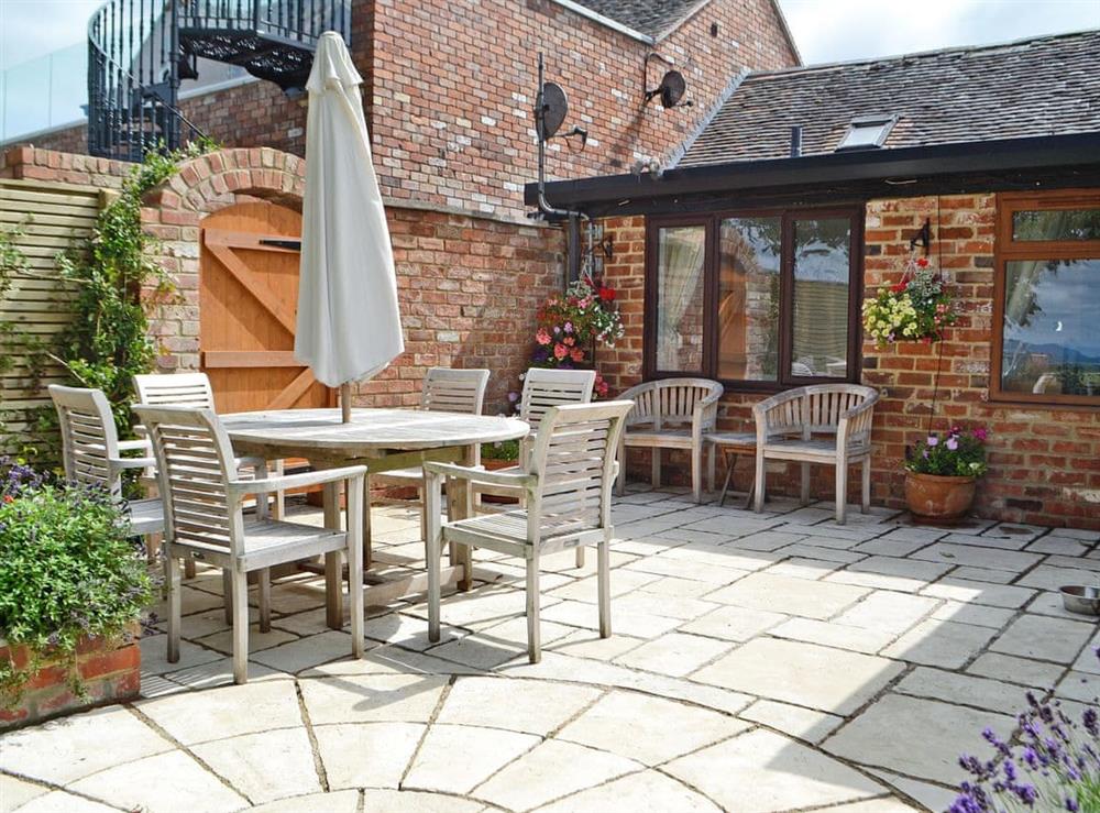 Sitting-out-area at The Cottage in Prestbury, near Cheltenham, Gloucestershire