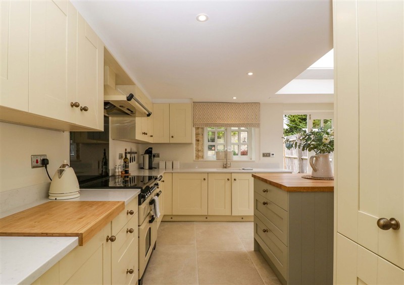 The kitchen (photo 2) at The Cottage, Stow-On-The-Wold