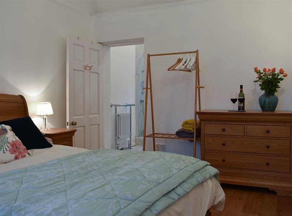 Warm and cosy double bedded room at The Cottage by the Sea, 