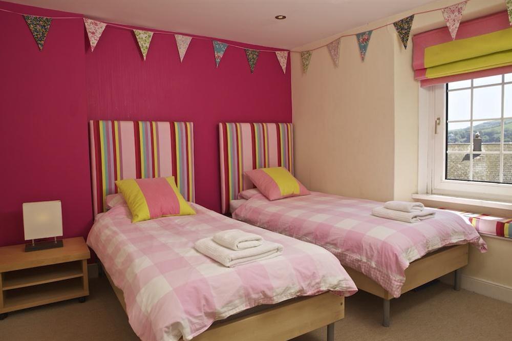Twin bedroom at The Court House in Buckley Street, Salcombe