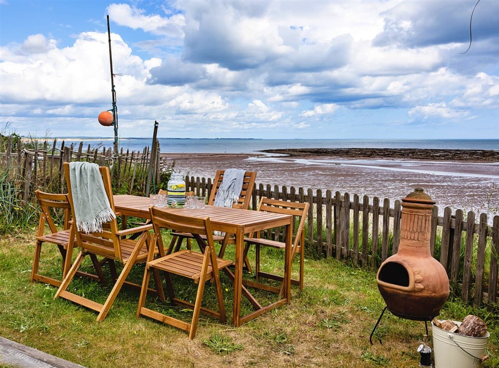 Sitting-out-area at The Courtyard Cottage in Morpeth, Northumberland