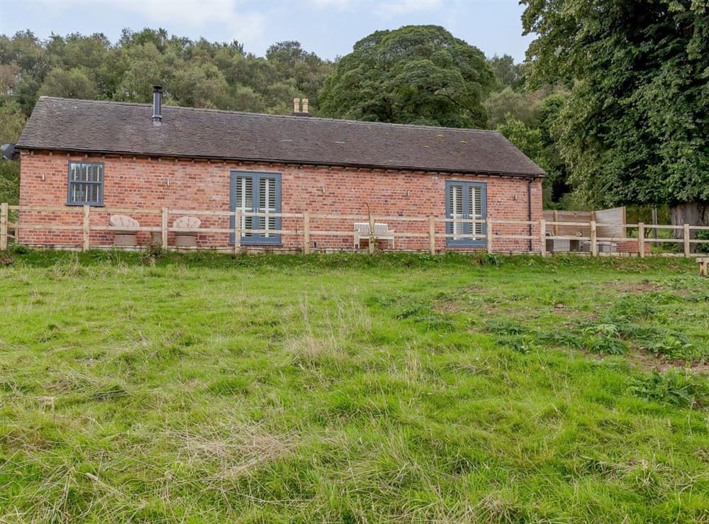 Single-storey holiday home in rural location