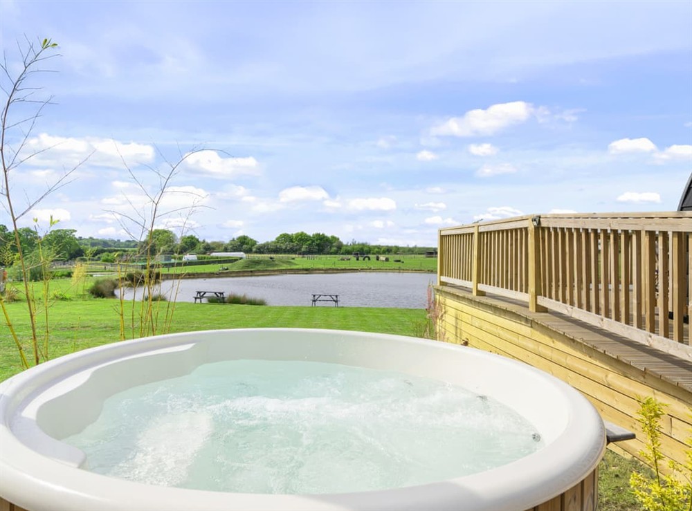 Jacuzzi at The Crofter’s House in Hertford, Hertfordshire