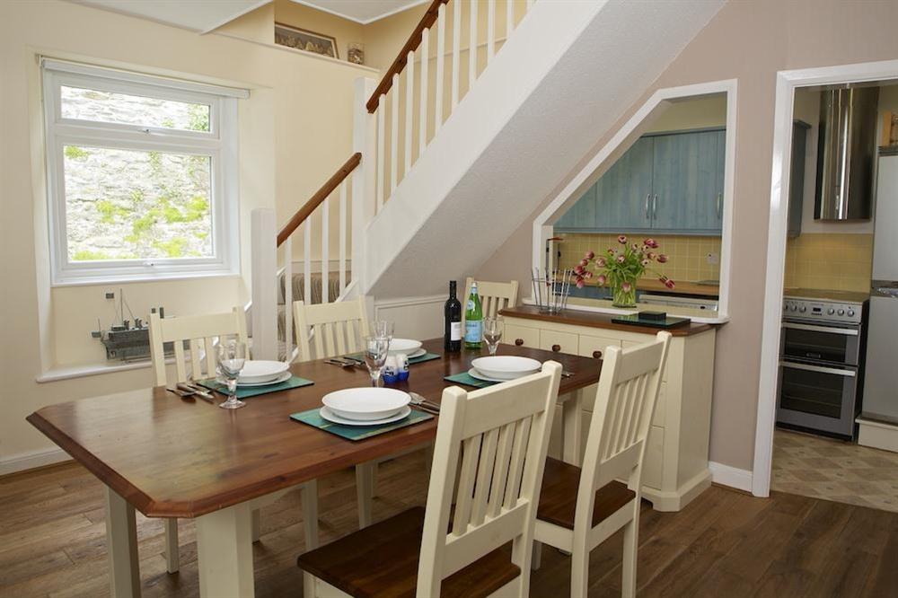 Dining area with seating for up to six at The Crows Nest in , Salcombe