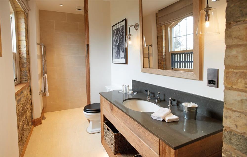 Cecil Wing: Bedroom five has an en-suite shower room at The Dairy at Burghley, Near Stamford