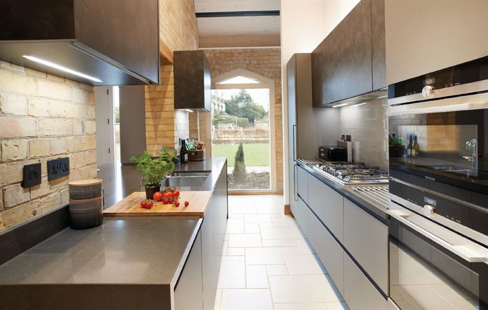 Cecil Wing: Open plan kitchen at The Dairy at Burghley, Near Stamford