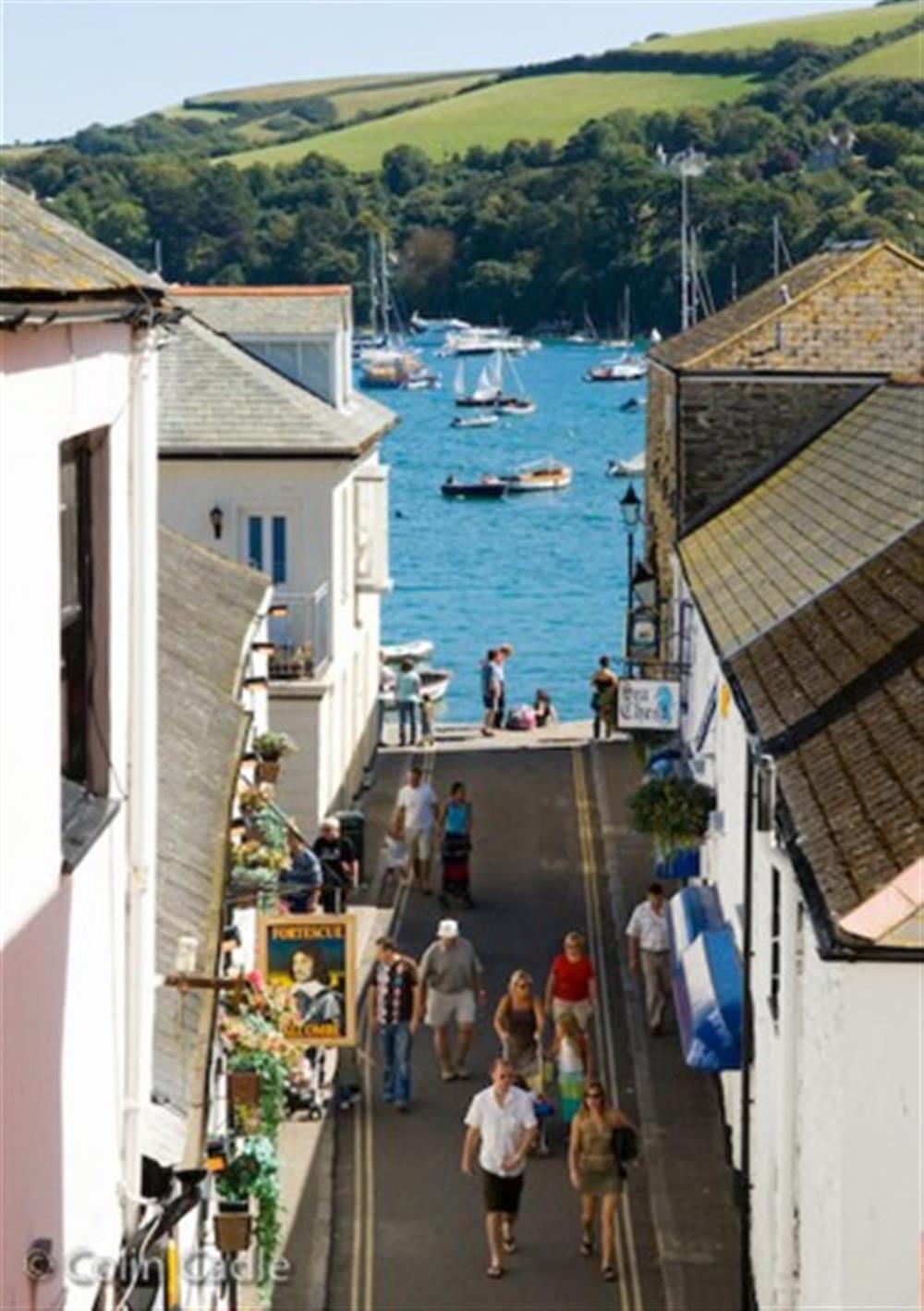 The narrow bustling streets in Salcombe.