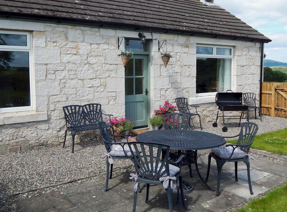 Delightful, detached holiday cottage at The Den at Culross in Culross, near Dunfermline, Fife
