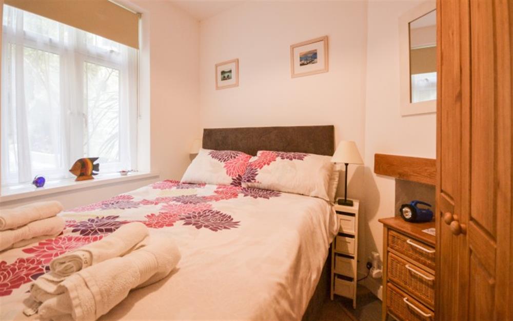 The second double bedroom at The Den in Looe