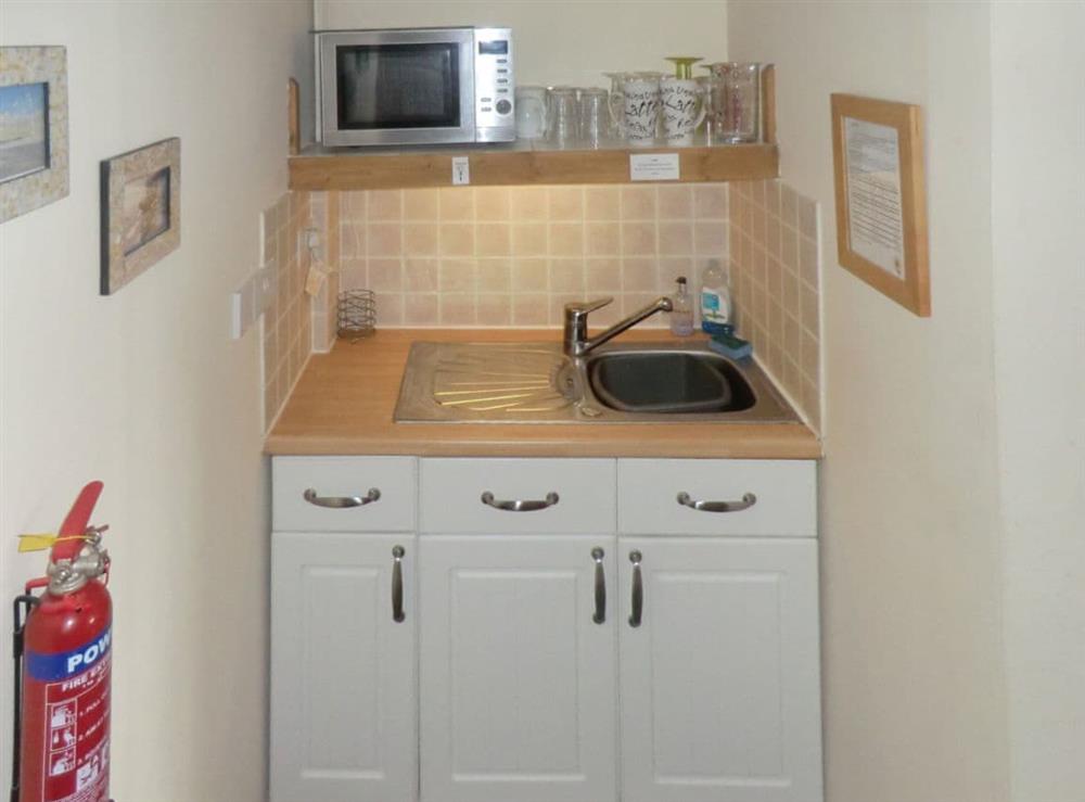 Kitchen (photo 2) at The Den in Sleaford, Lincolnshire