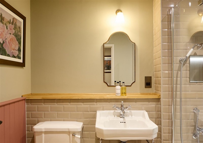 The bathroom (photo 2) at The Dovecote, Hopton