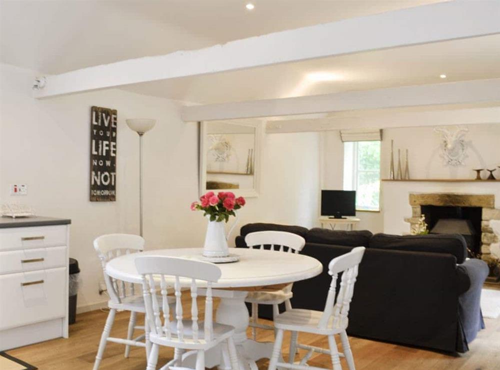 Open plan living/dining room/kitchen (photo 3) at The Downs Barn Lodge in Frampton Mansell, near Stroud, Gloucestershire