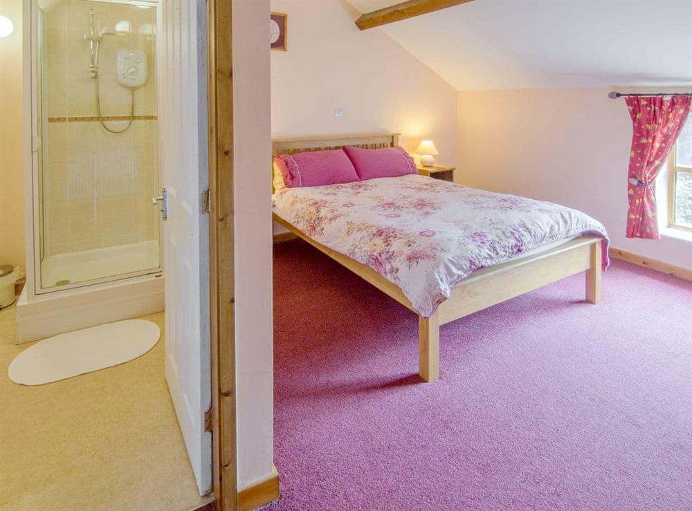 Large double bedroom with en-suite at The Drift House in Coddington, near Chester, Cheshire