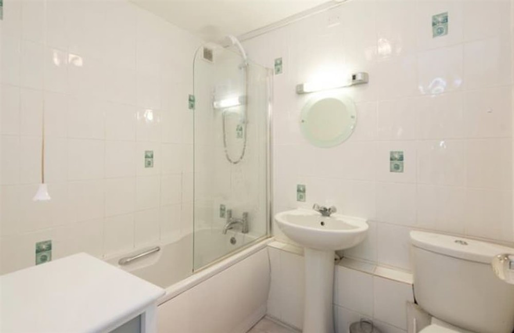 Bathroom at The Dunes in Porthtowan, Cornwall