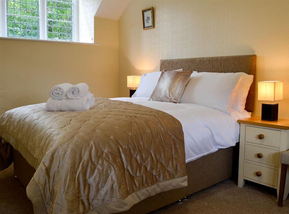 Double bedroom with en-suite at The East Wing at Grove Hall in Bodfari, near Denbigh, Denbighshire