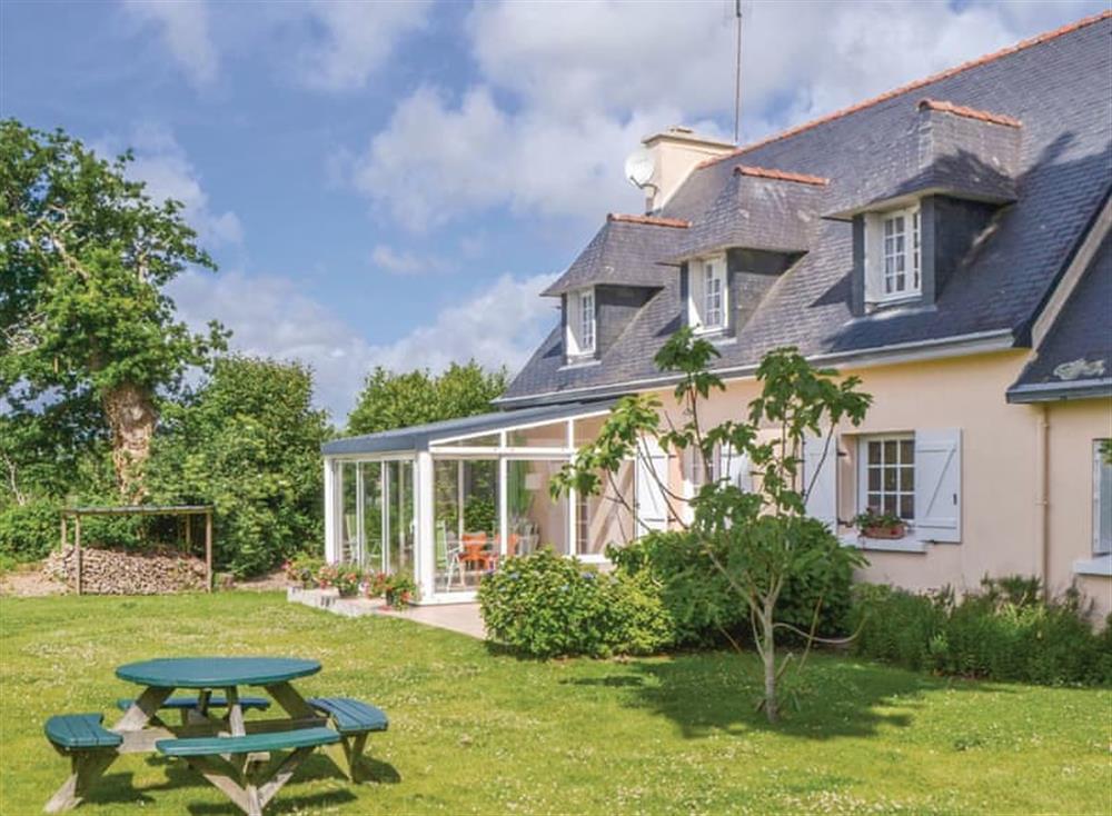 Outdoor area at The End House in La Fôret Fouesnant, Finistère, France