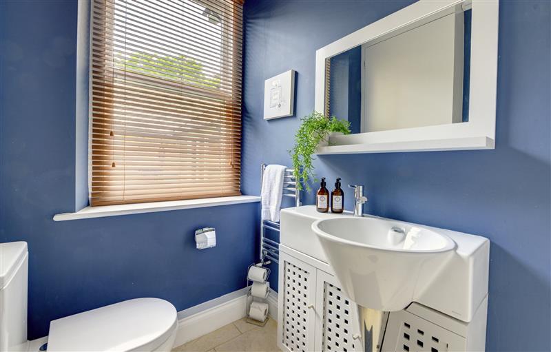 The bathroom at The Farm House, Aldbrough St. John near Barton