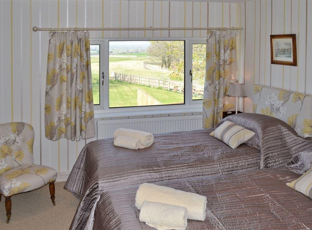 Twin bedroom (photo 2) at The Farmhouse in Cheltenham, Glos., Gloucestershire