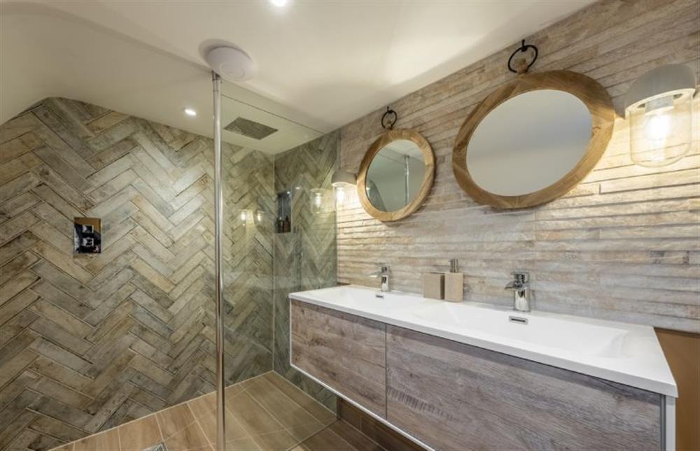 En-suite wet room (photo 2) at The Farmhouse, Nether Hall Estate, Pakenham