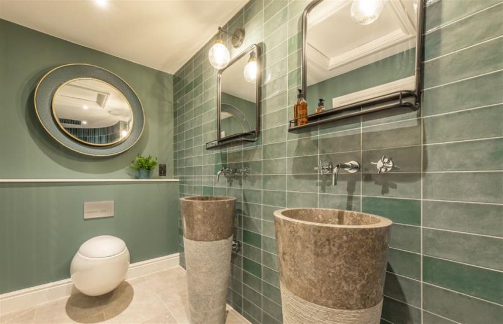 Wet room leading off from The Greenhouse at The Farmhouse, Nether Hall Estate, Pakenham