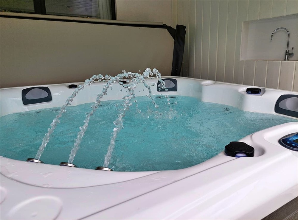 Hot tub at The Firs Little Dunley in Bovey Tracey, Devon