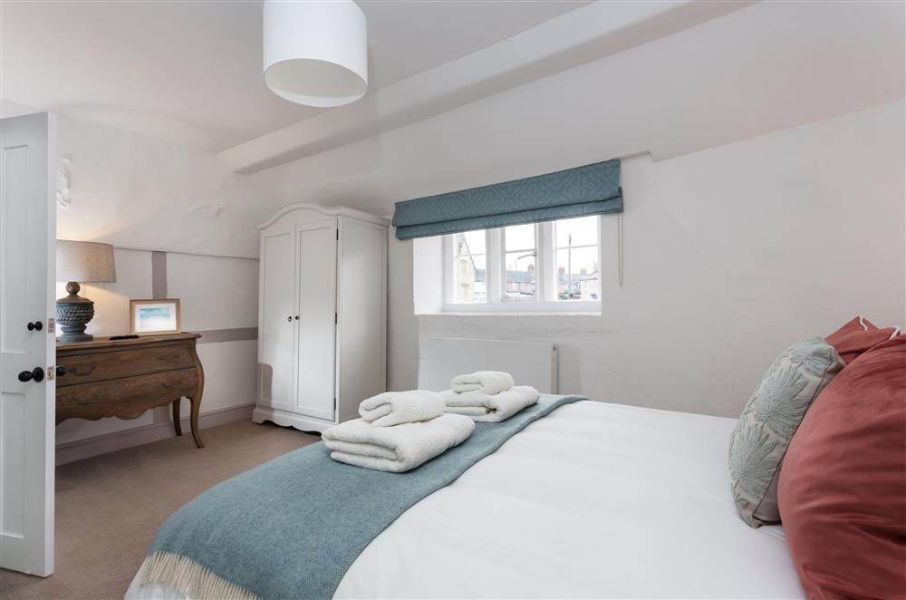 Bedroom four with en-suite shower room at The Gables, Honeybourne