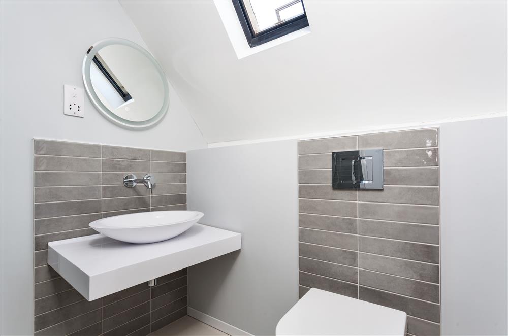 En-suite shower room to bedroom two at The Gables, Honeybourne