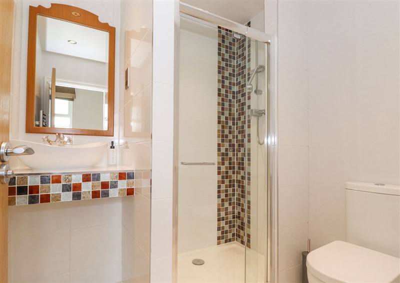The bathroom (photo 4) at The Gatehouse, Levens