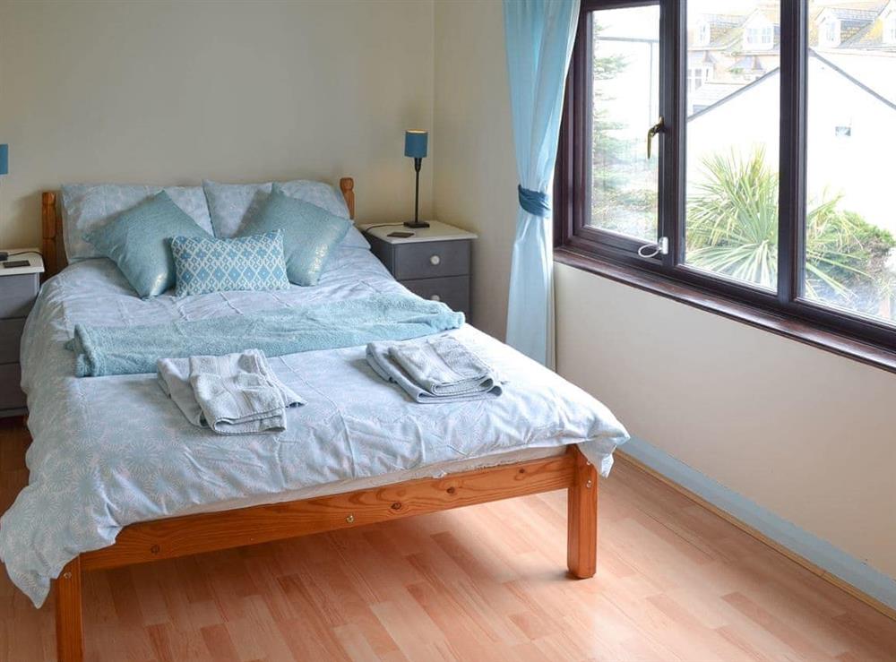 Double bedroom (photo 2) at The Gazebo in Marazion, near Penzance, Cornwall