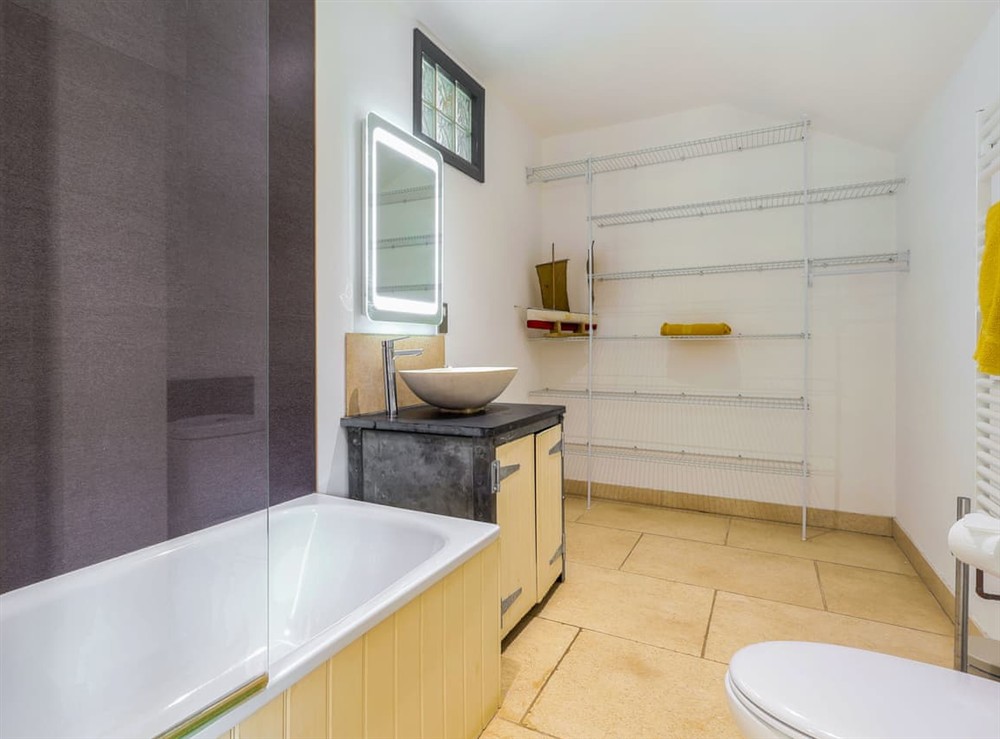 Bathroom (photo 3) at The Grain Dryer in Gloucester, Gloucestershire