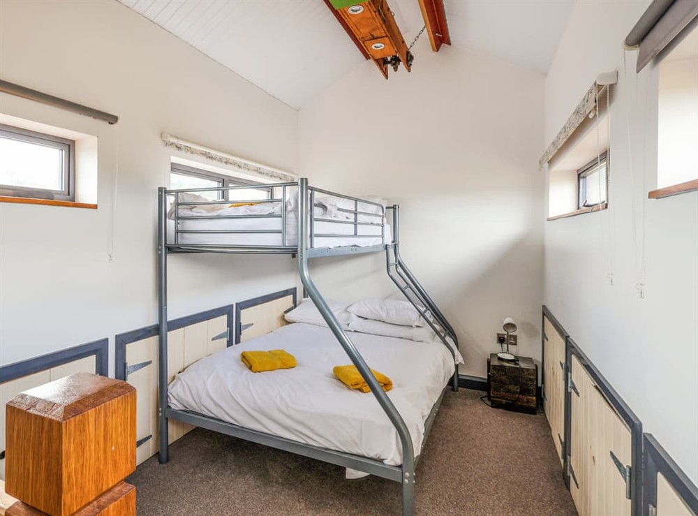Bunk bedroom at The Grain Dryer in Gloucester, Gloucestershire